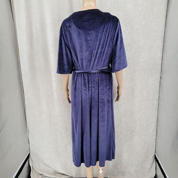 Boutique  Evening Blue Velvet Short Sleeve Wrap Midi Dress Women's Plus Size 1X - Picture 8 of 13